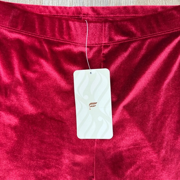 Fabletics Women's Emma Red Velour Velvet Leggings Cherry Burst High Waist S - Picture 7 of 10